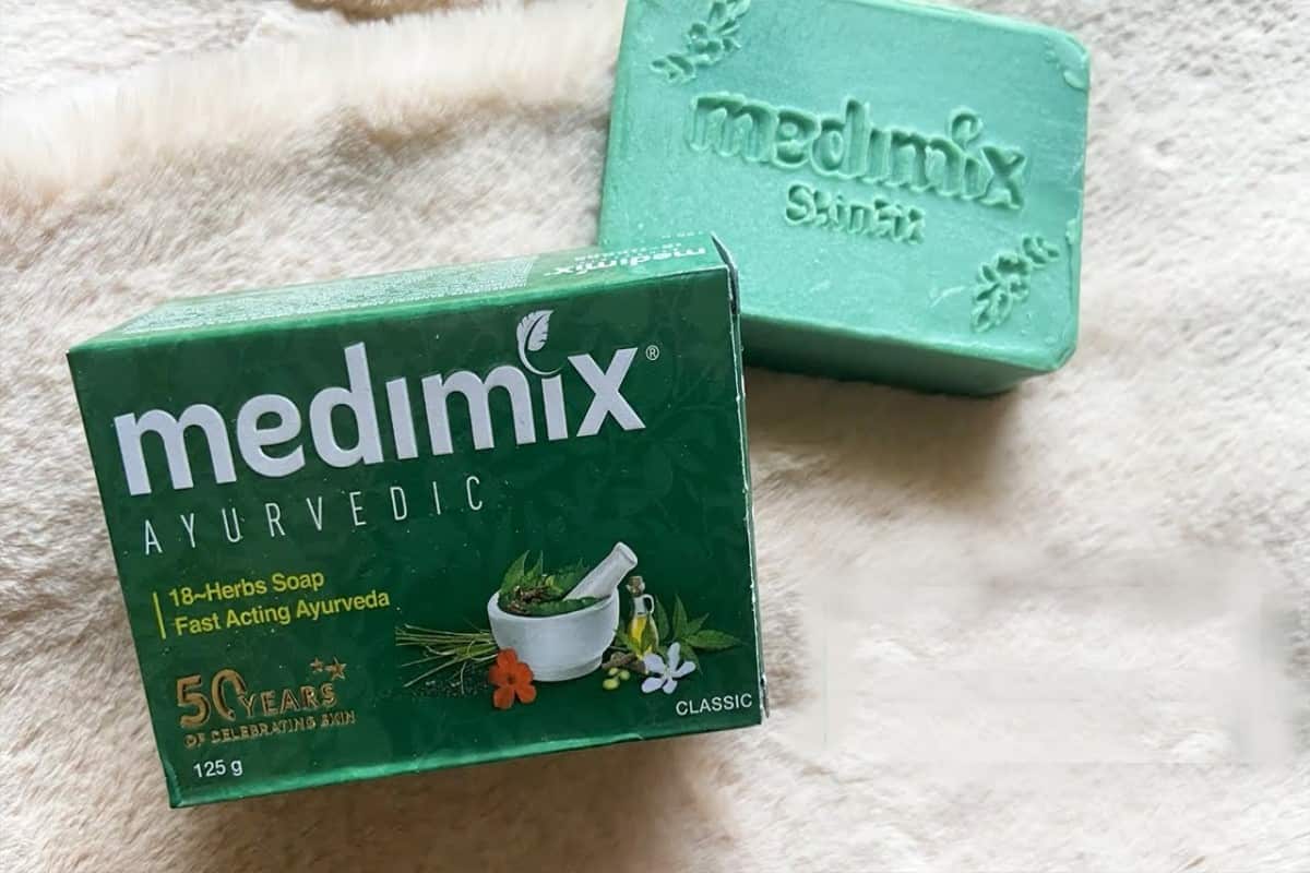 Medimix Soap 125G; Natural Herbal Type Light Yellow Square Shape Nourish Skin