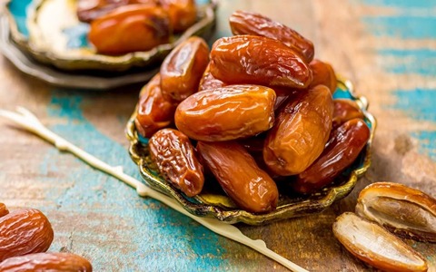 An Overview of Dates Soaked in Water Overnight Benefits