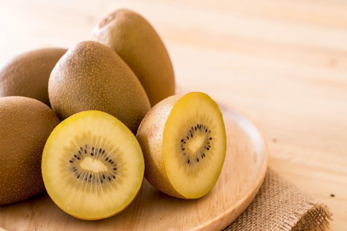 yellow kiwi fruits
