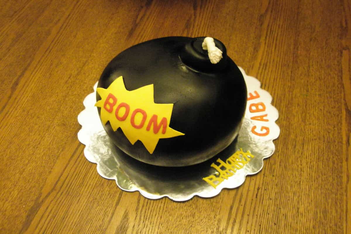 bomb cake design