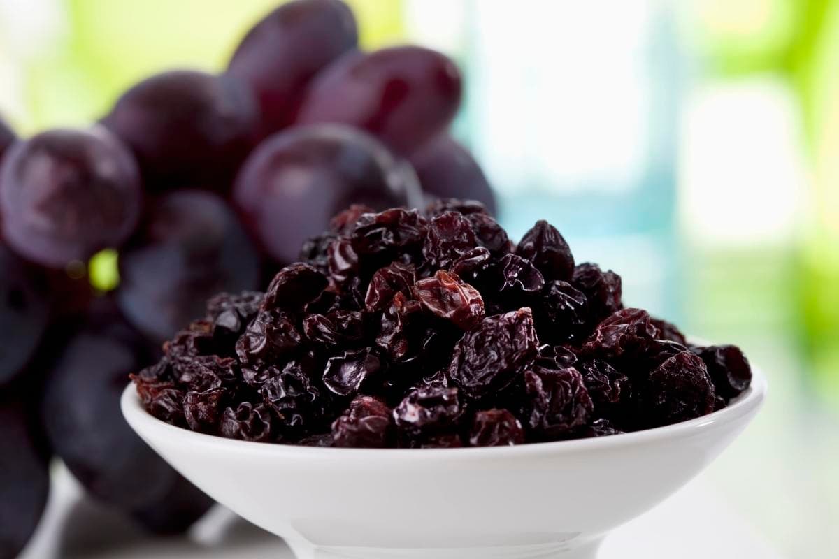 indian black raisins