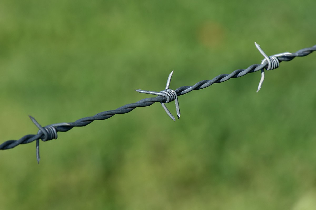 high tensile barbed wire post spacing