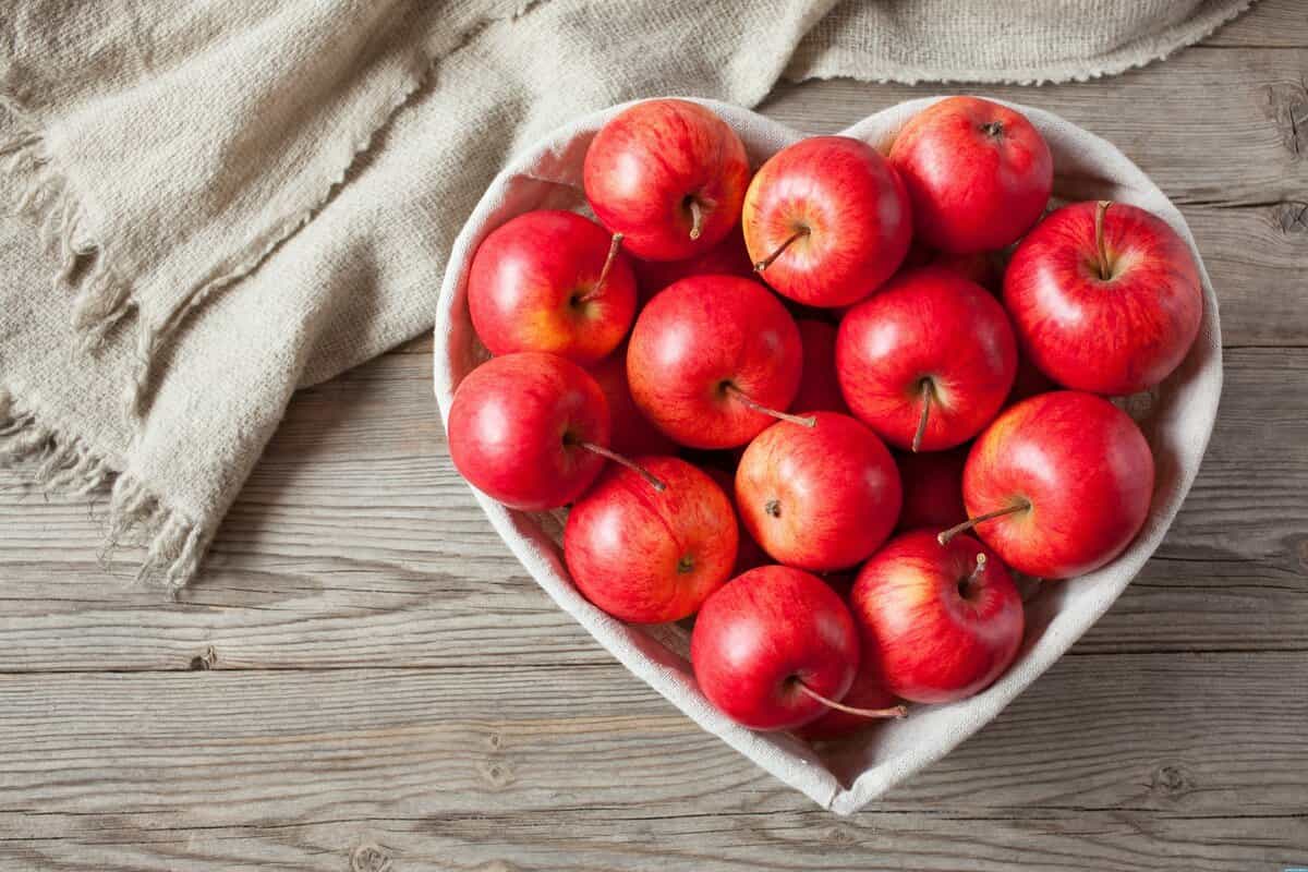 red apple fruit benefits