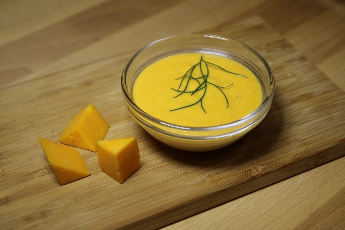 yellow french sauce that sounds dutch