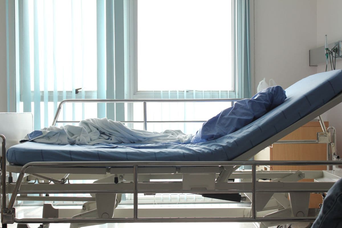 folding iron hospital bed