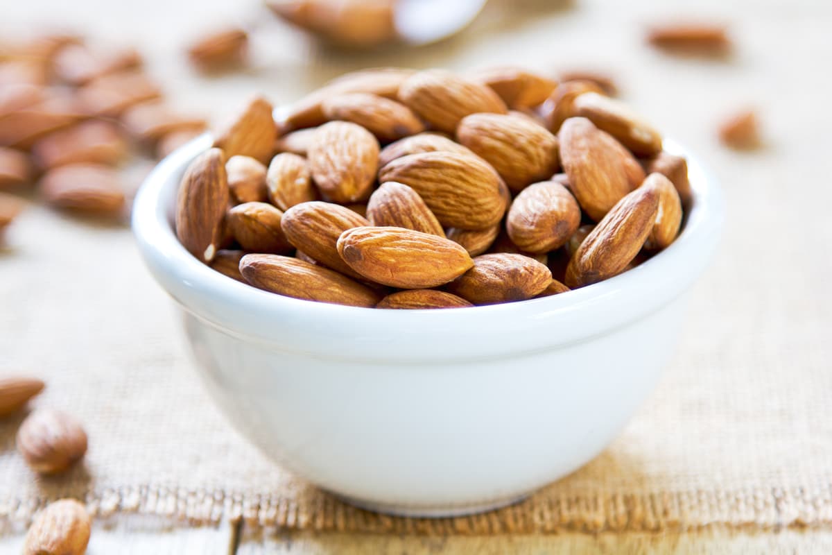 almonds nuts nutrition