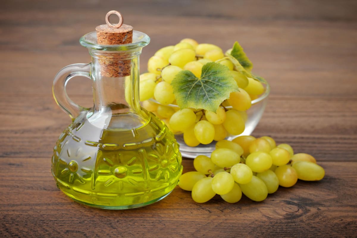 grape vinegar benefits for hair