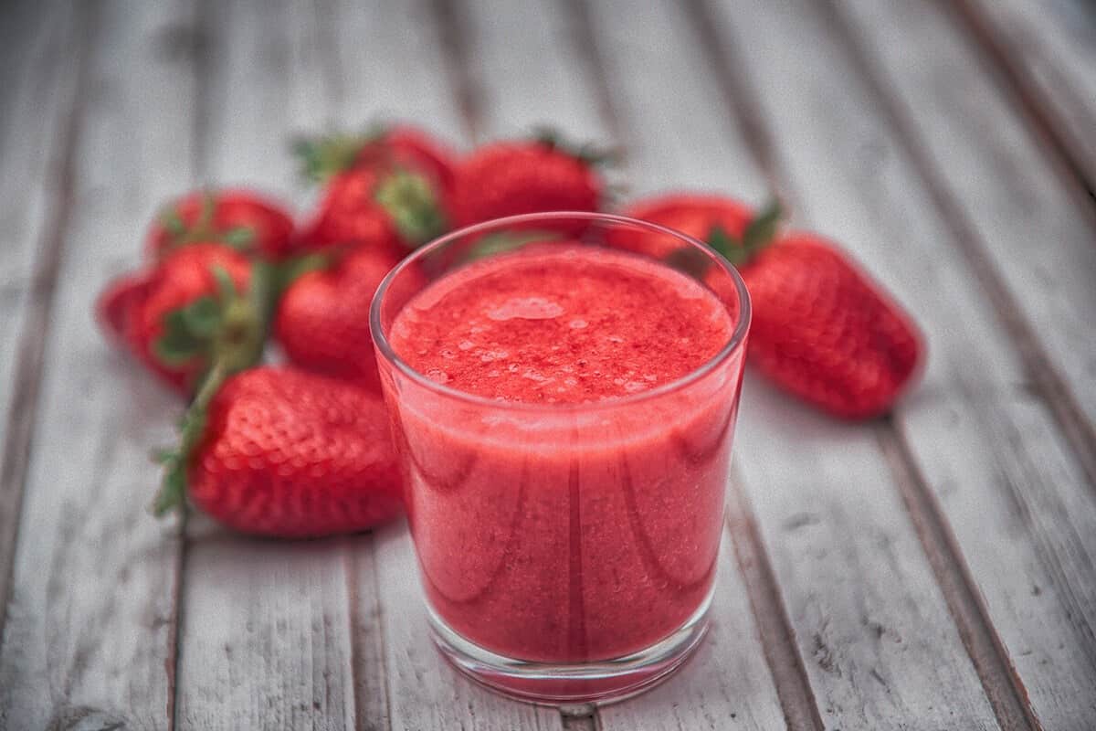 strawberry puree smoothie
