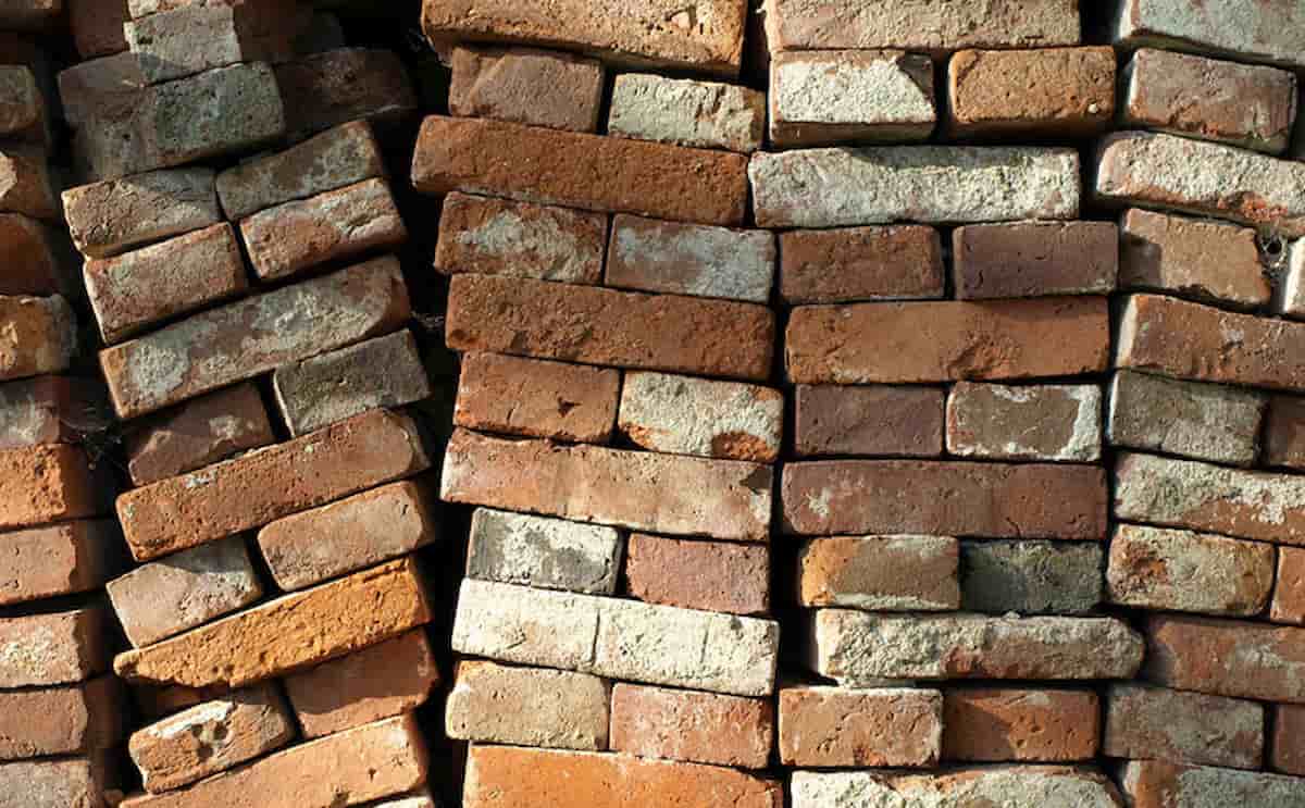 average clay brick