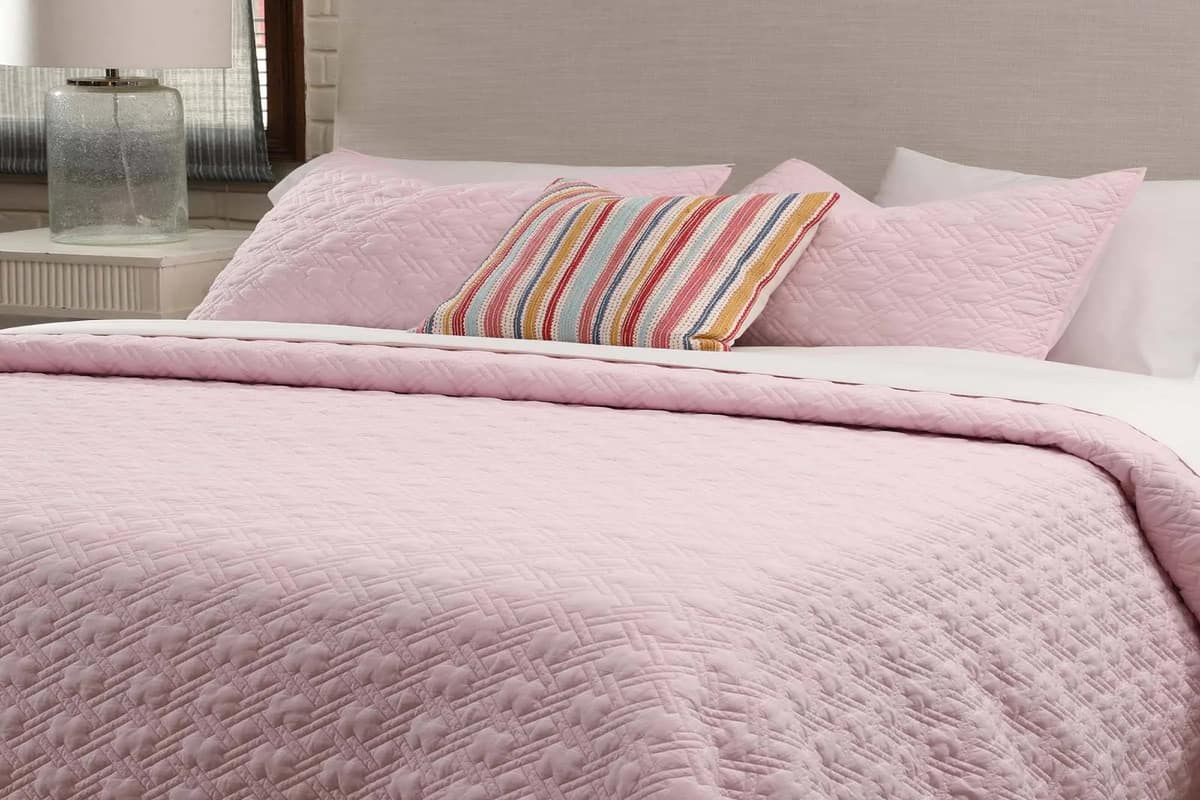 pink quilted blanket