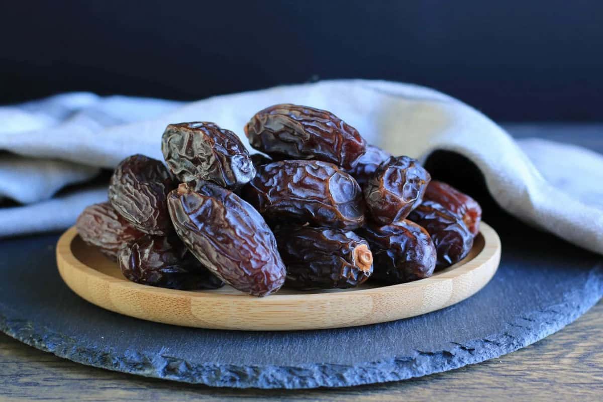 dates dried figs