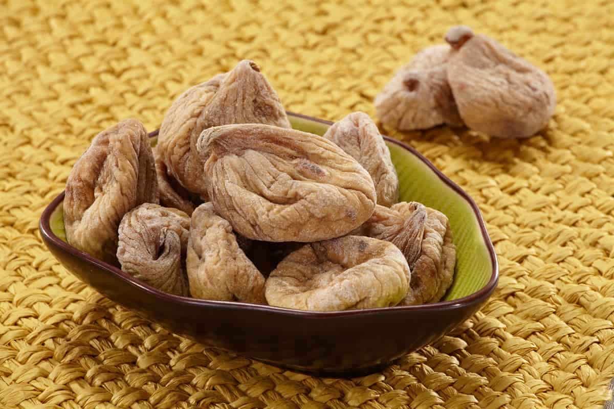 dried figs calories