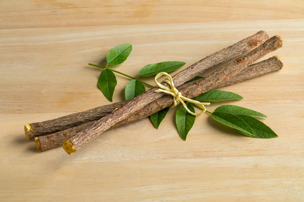 licorice root extract benefits for skin