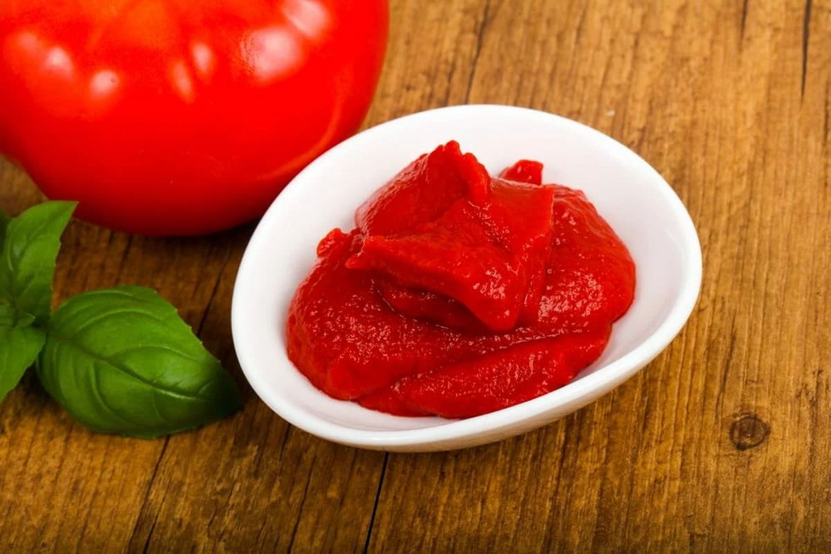 tomato paste calories