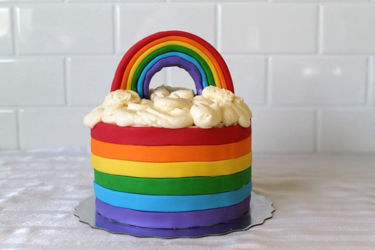 creamy rainbow cake