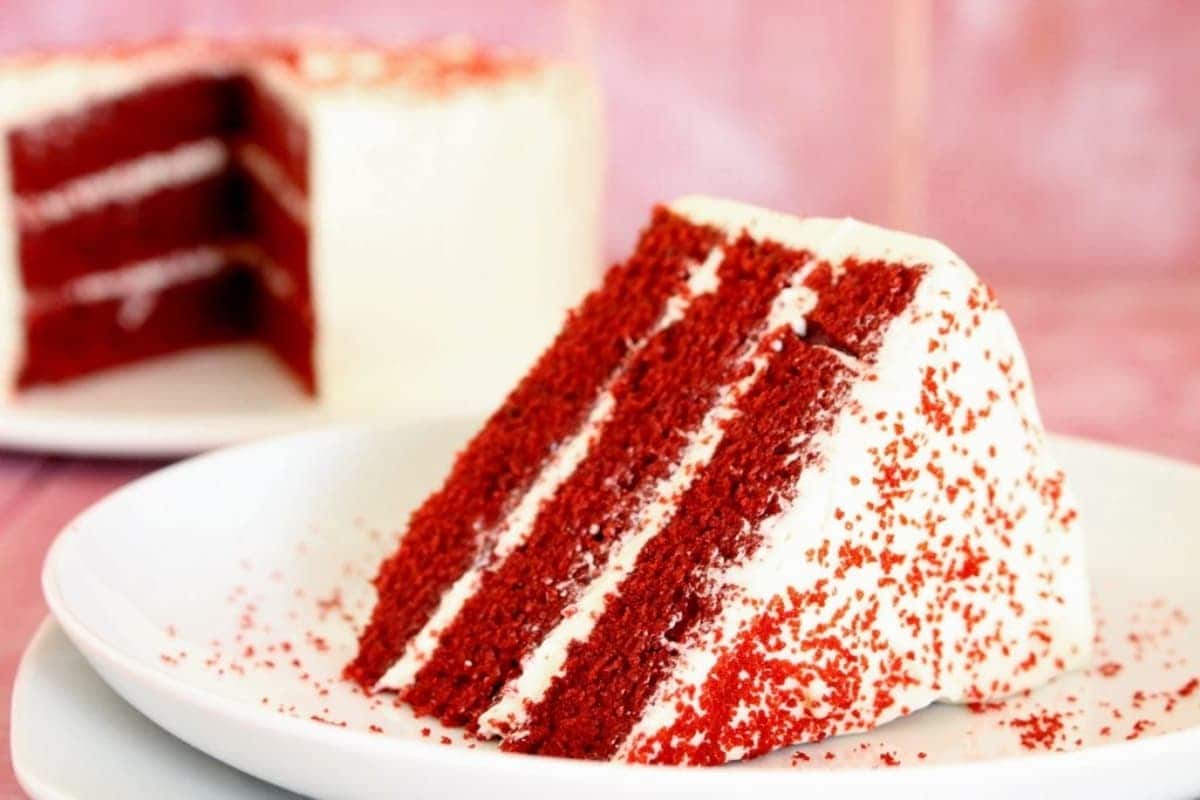 red velvet cake calories