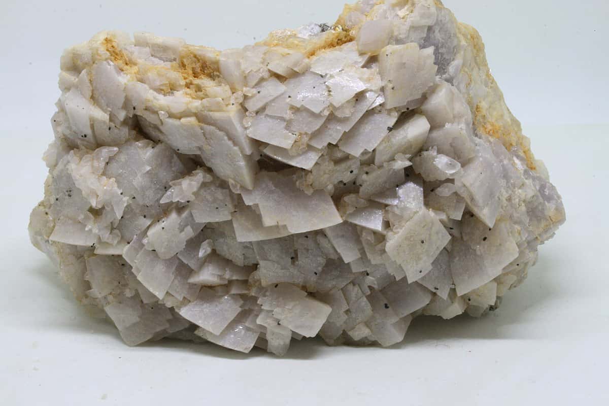 does dolomite contain silica