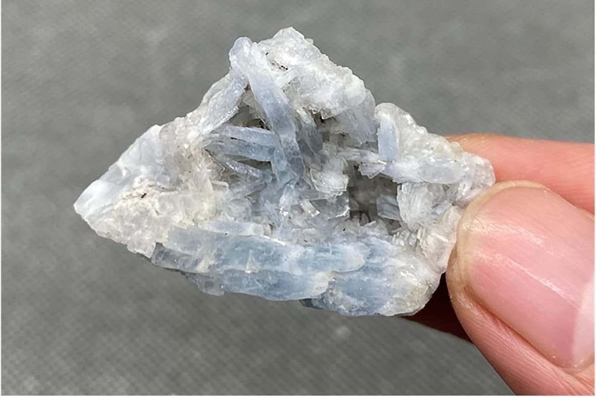 white barite crystals