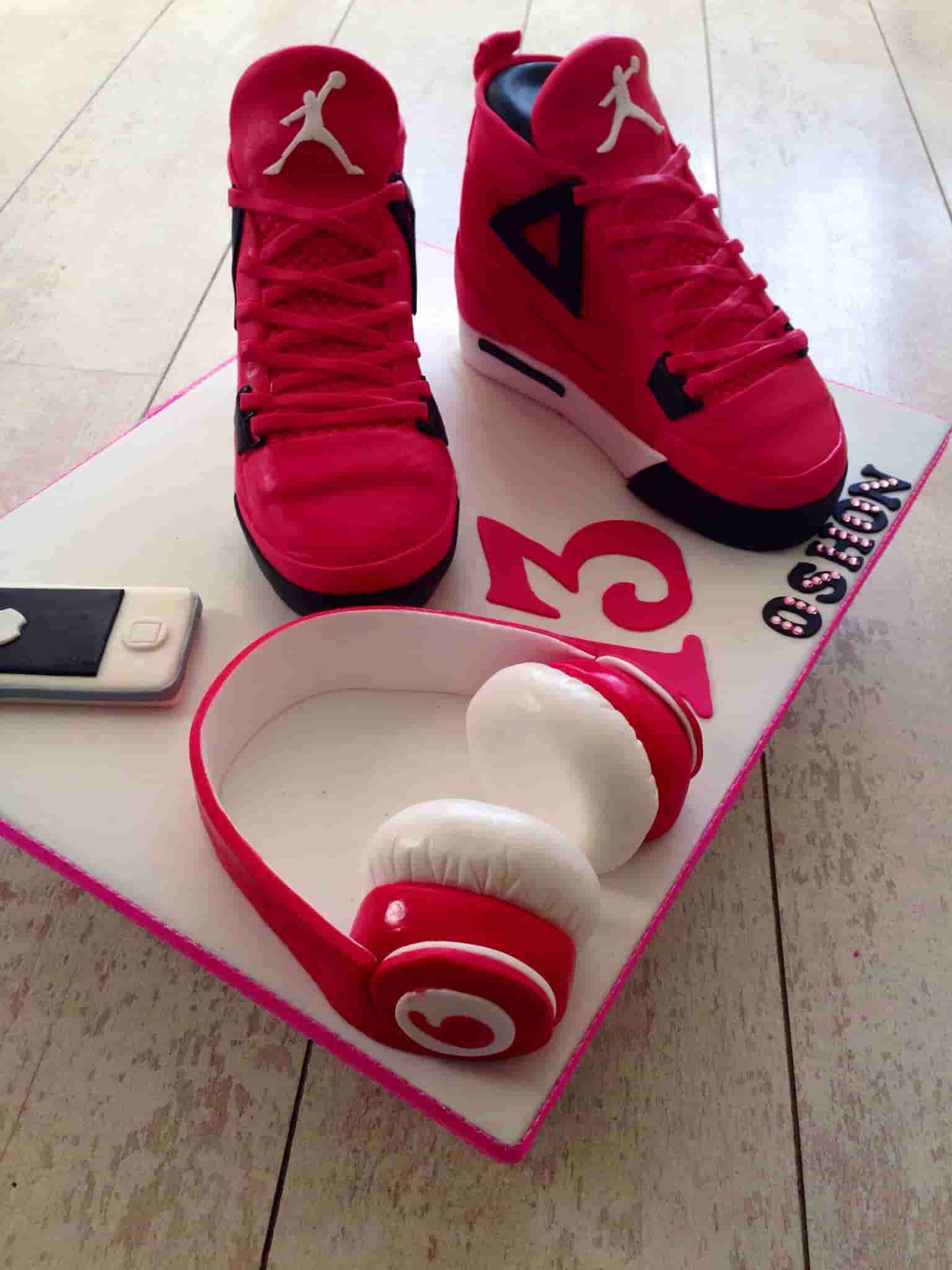 Air Jordan X 'Chicago' Sneaker Cake - SneakerNews.com