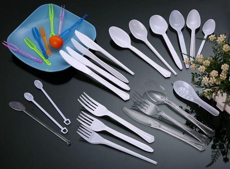 disposable plastic cutlery set