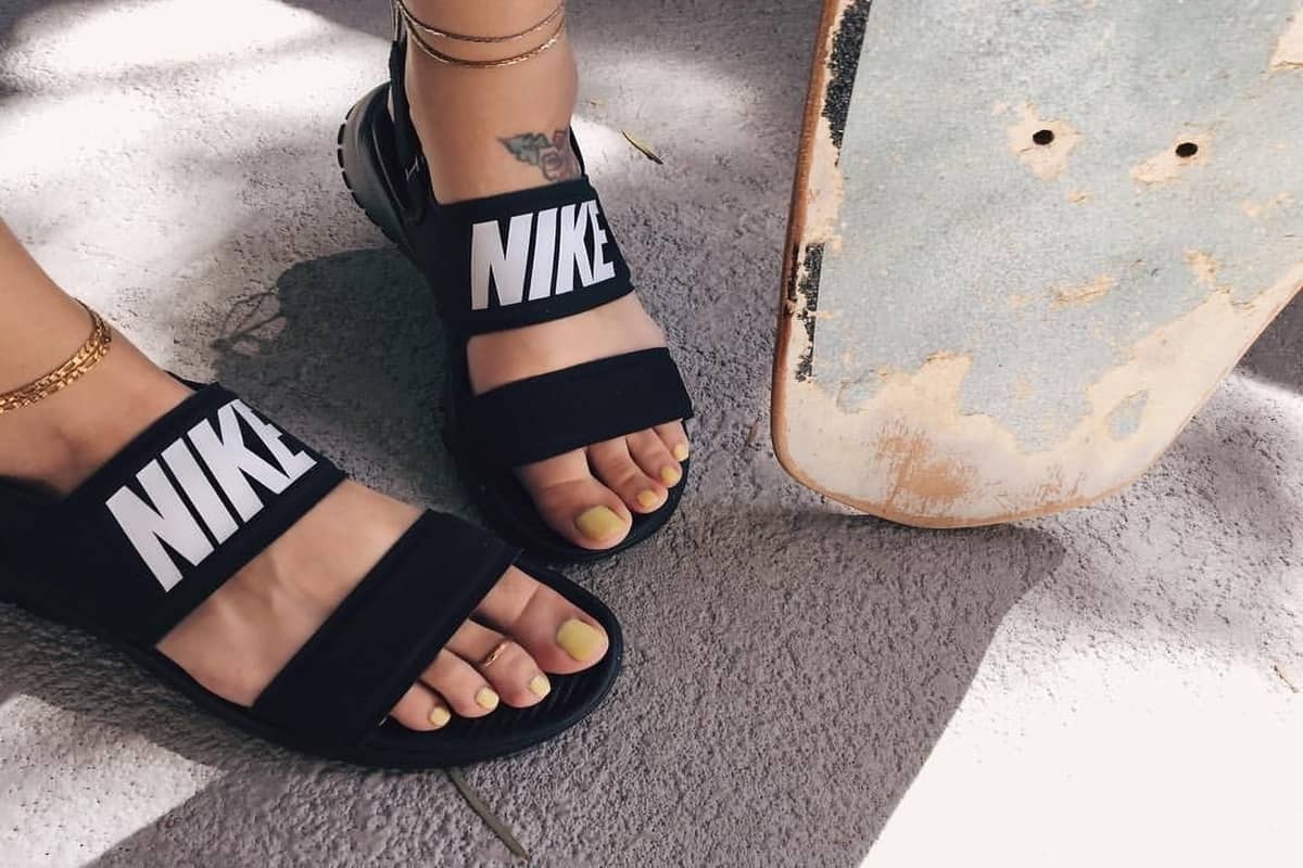 nike sandals for ladies
