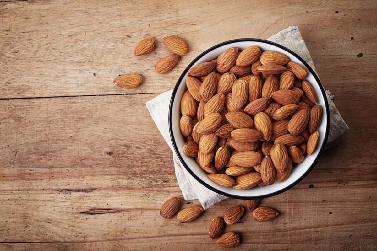 almond milk nutrition