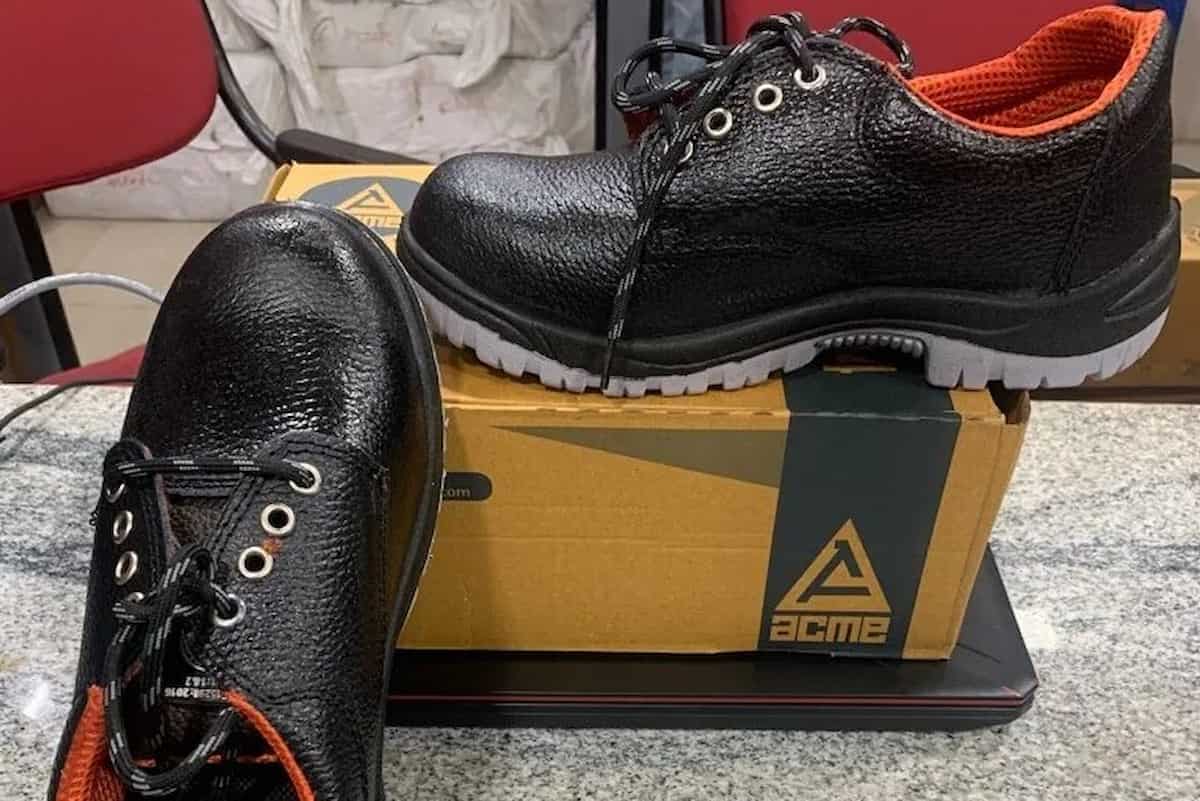 acme safety shoes weight