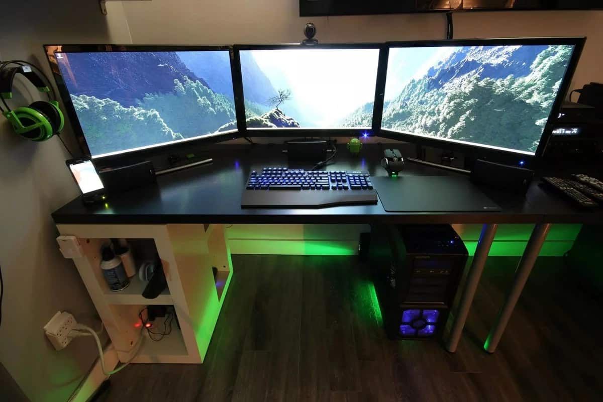 computer desk standard size