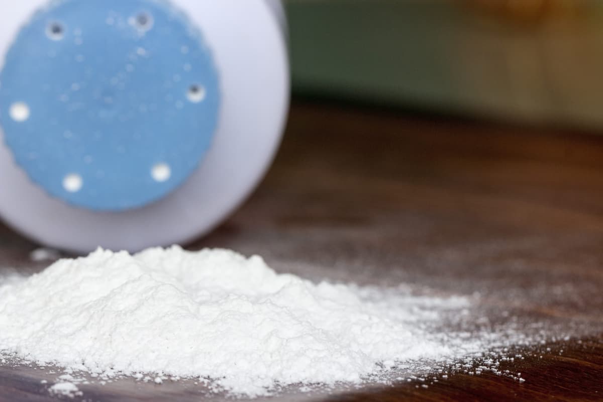 is talcum powder safe for adults