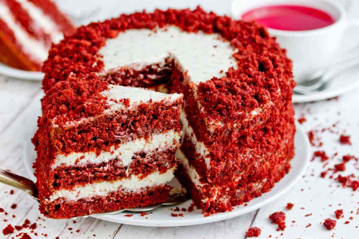 valentine day red cake