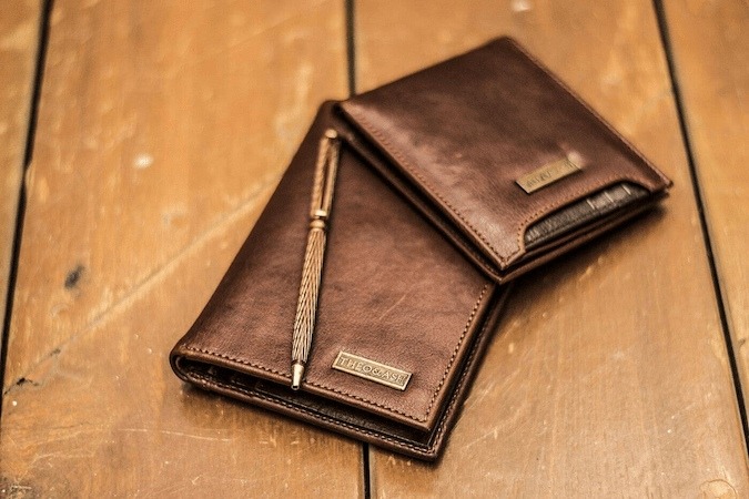 Buy Men Brown Leather Wallet Online - 711327 | Van Heusen