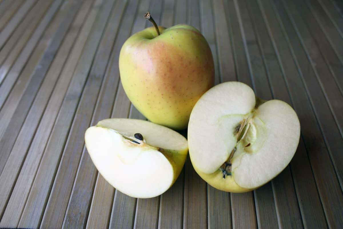 golden apples features 