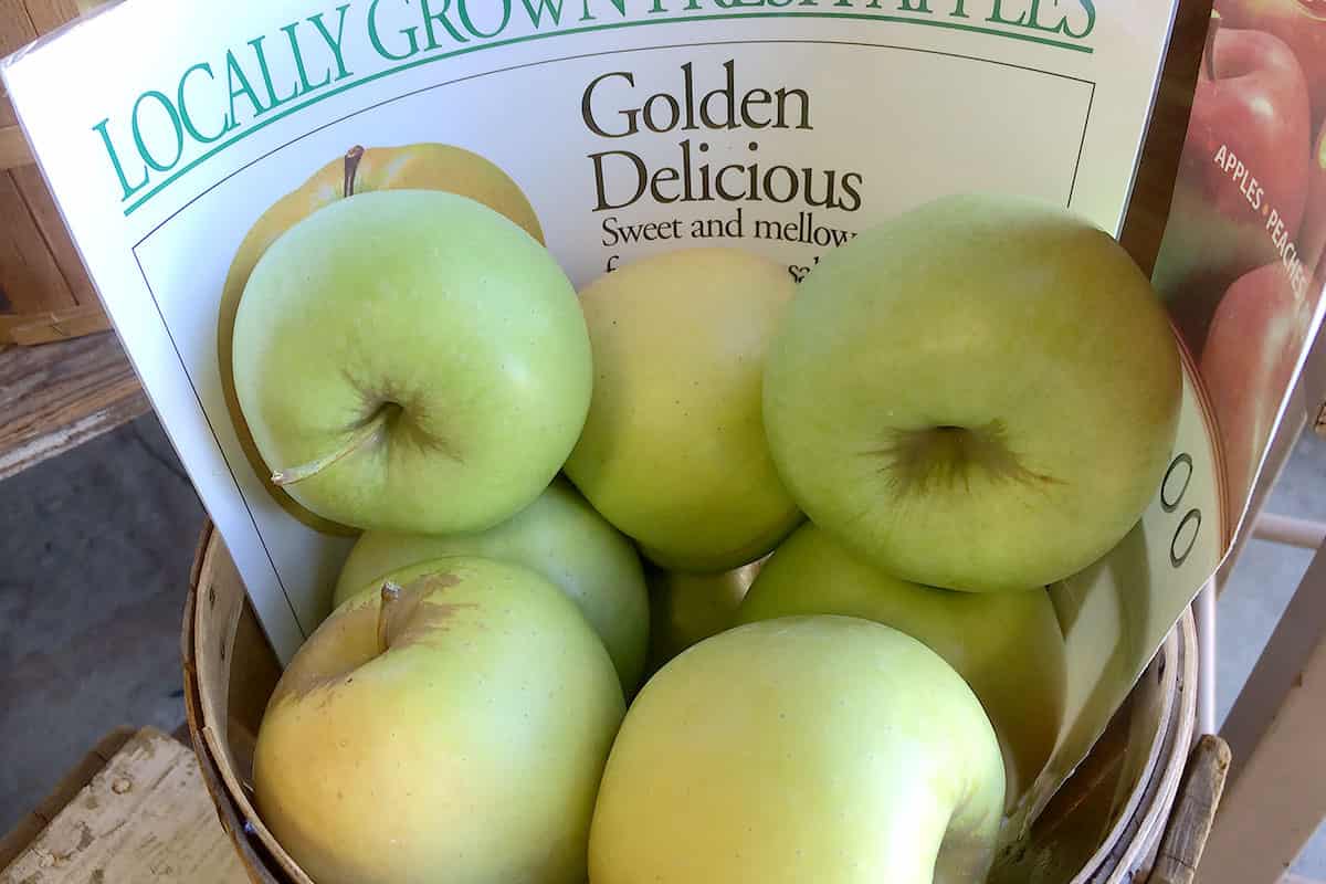 different kinds of golden apples