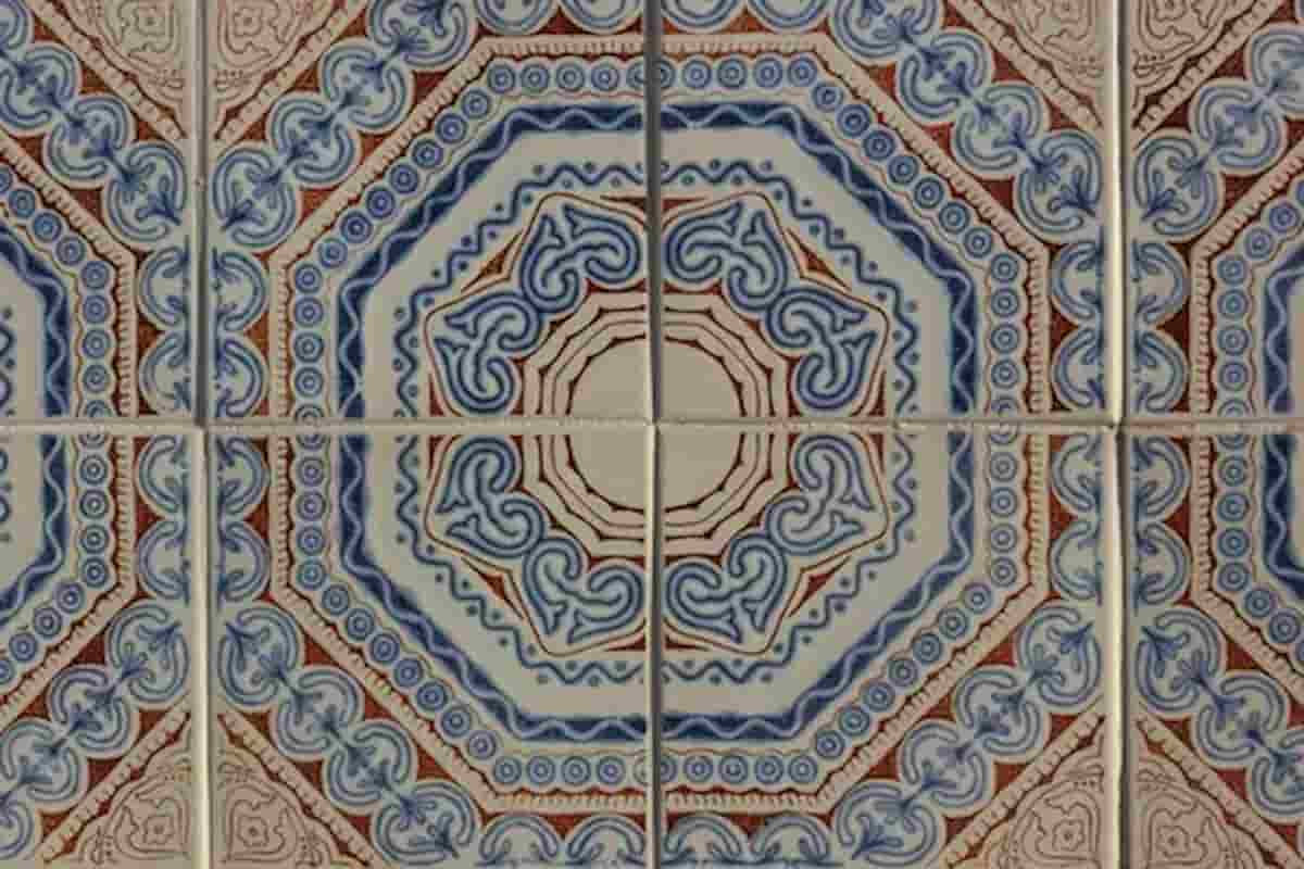 what are Chinese tiles?