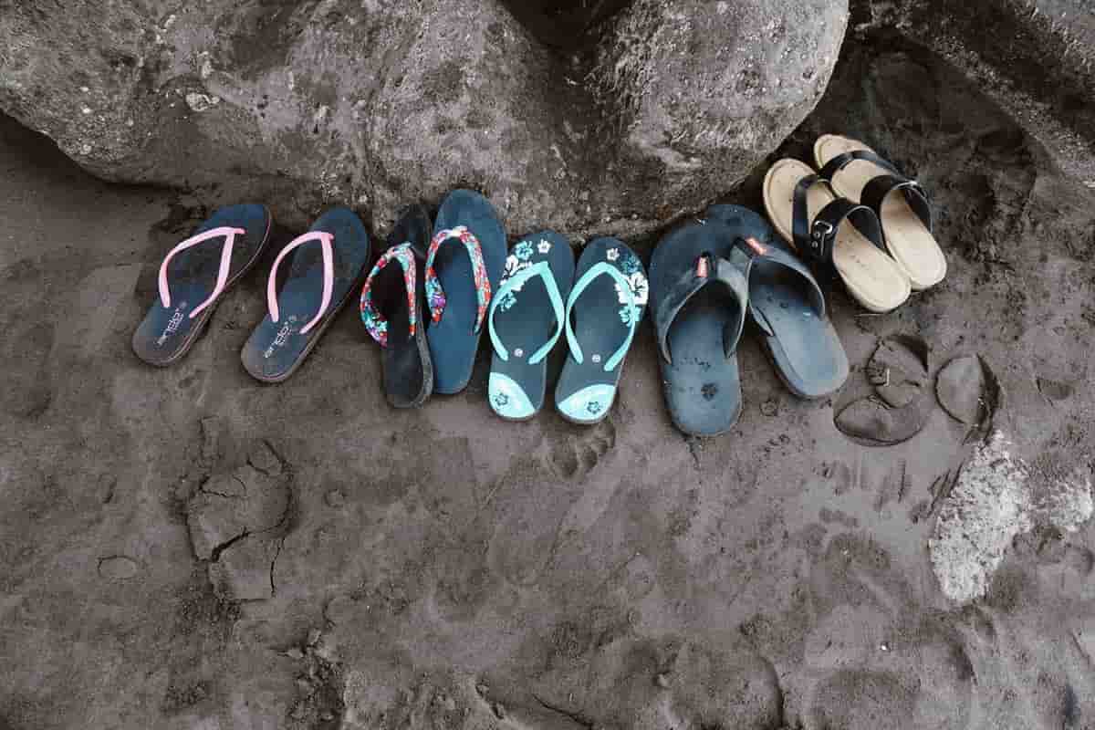 Models of decorated sandals