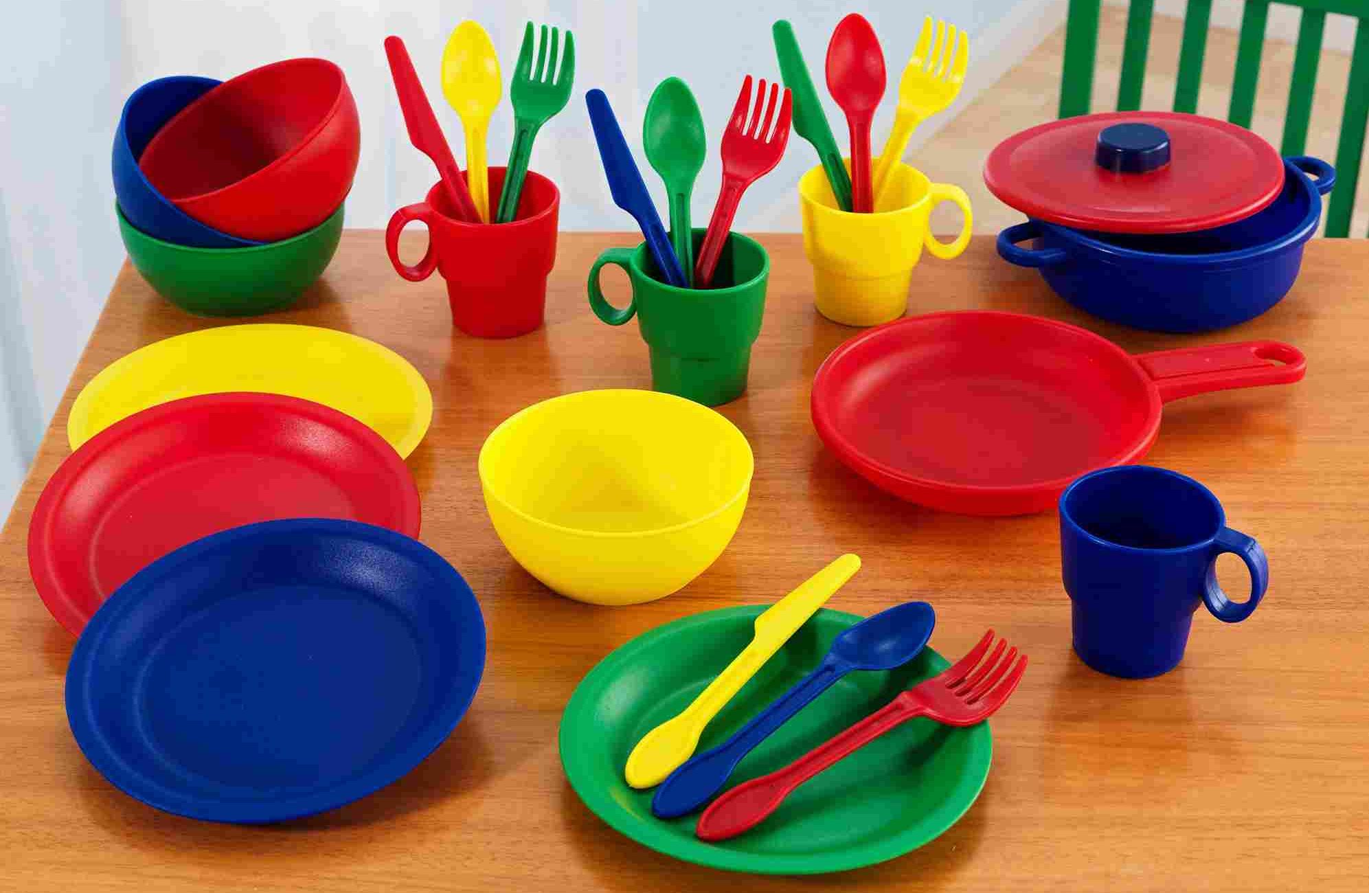 Plastic pots and pans for toddlers