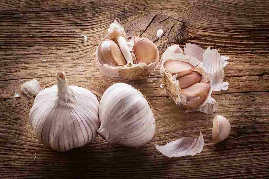 When it comes to sinus infections, how can garlic help?