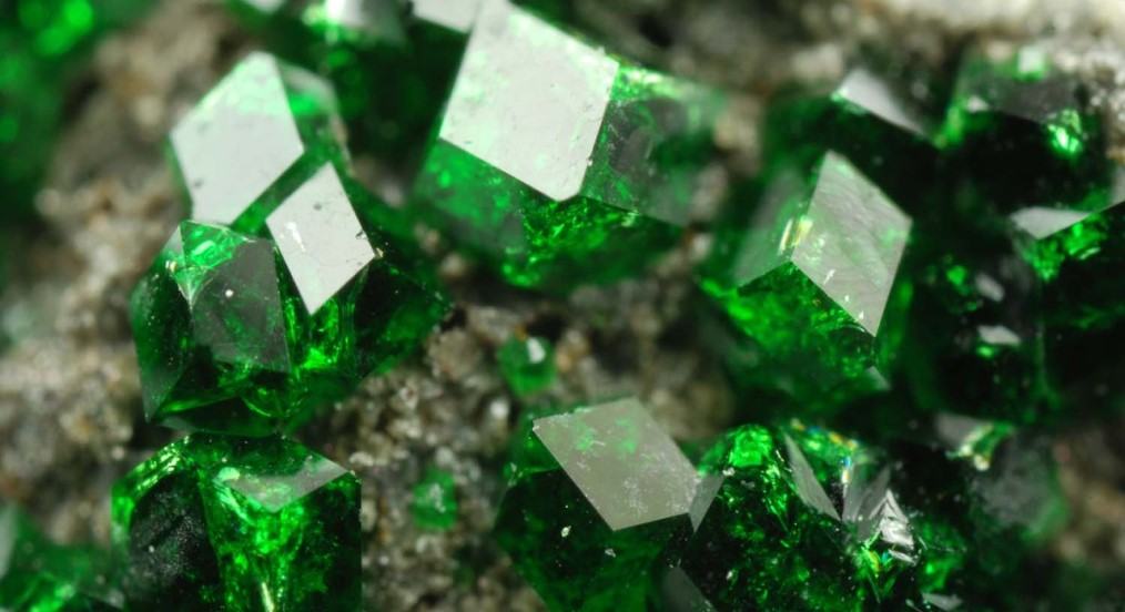 real emerald stone price