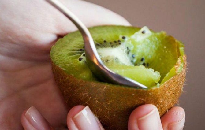 eating kiwi fruit skin