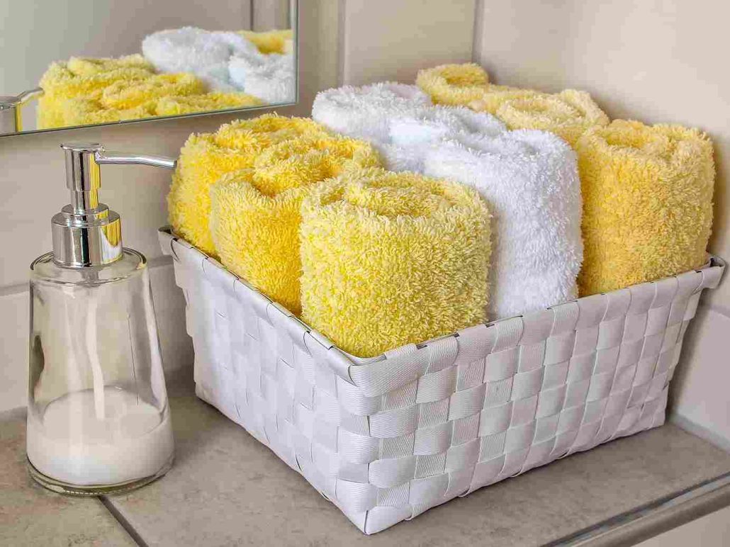 Will I Ruin My White Towels If I Bleach Them? Here's How to Tell If It's Safe