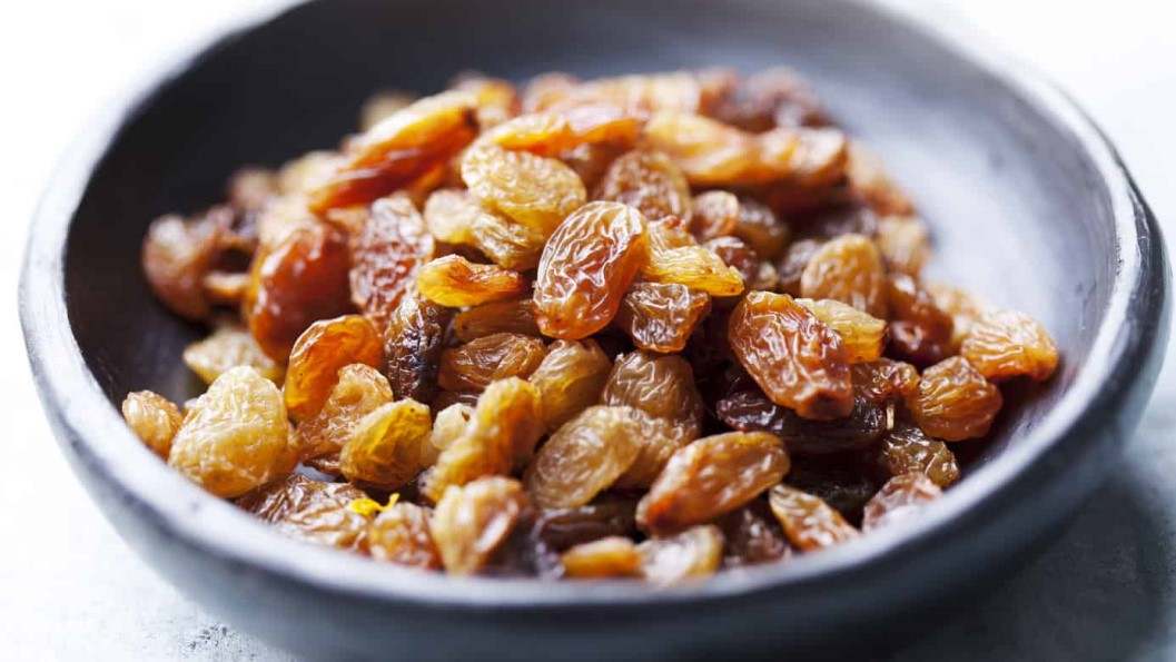 Sultanas or raisins in chutney