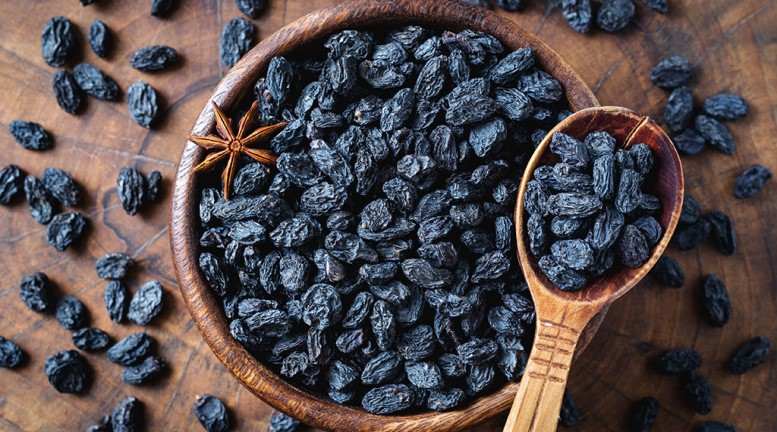 raisins or sultanas in couscous