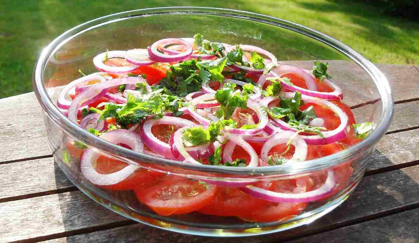 Quinoa cucumber tomato salad
