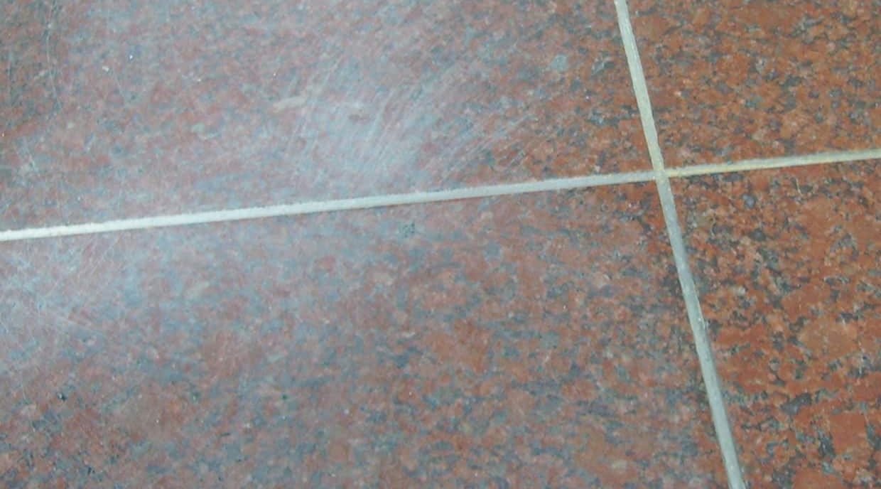 How to remove stains from porcelain tiles