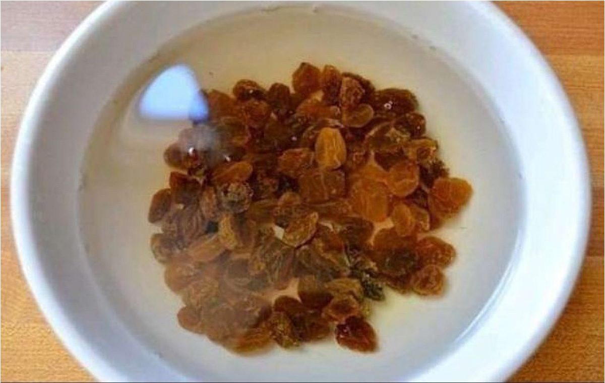 Benefits of Raisins Soaked in Water