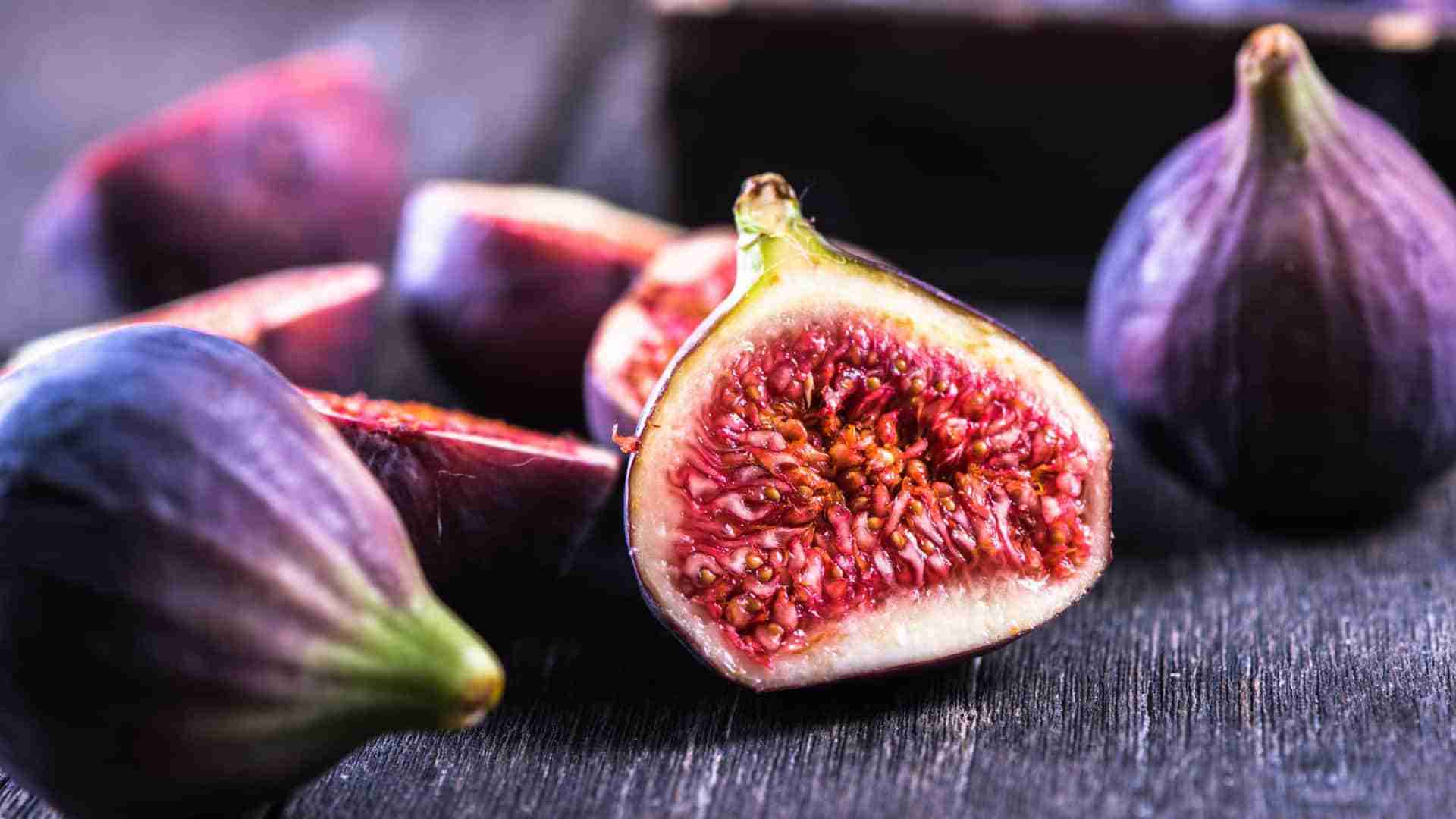Organic black mission figs
