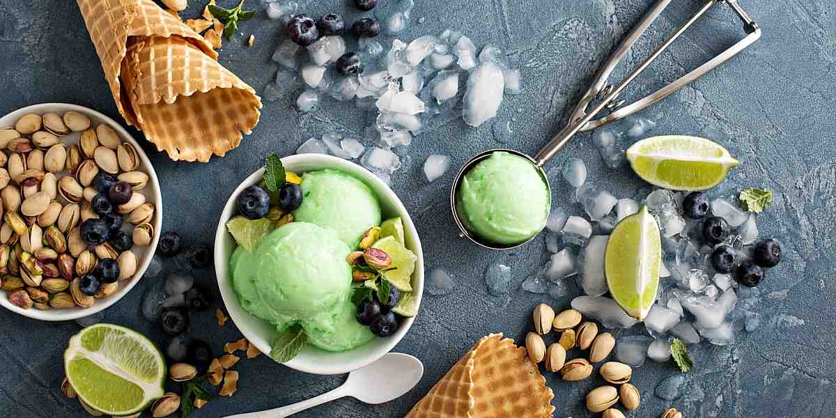 3 Ingredients of pistachio ice cream