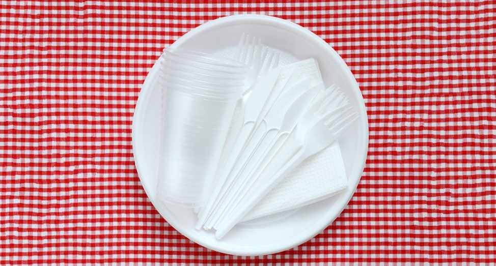 Plastic disposable plates