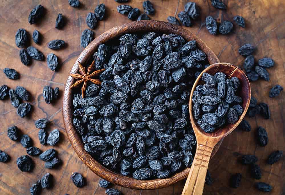 Black raisins soaked in water overnight benefits