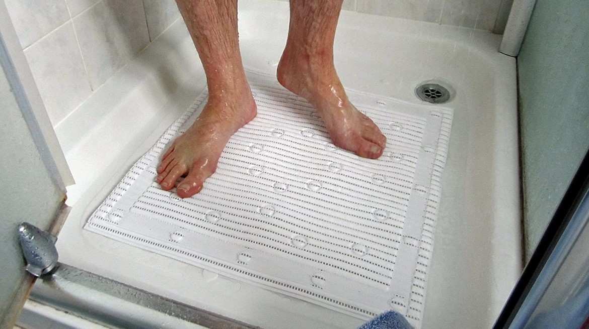 shower tray anti slip
